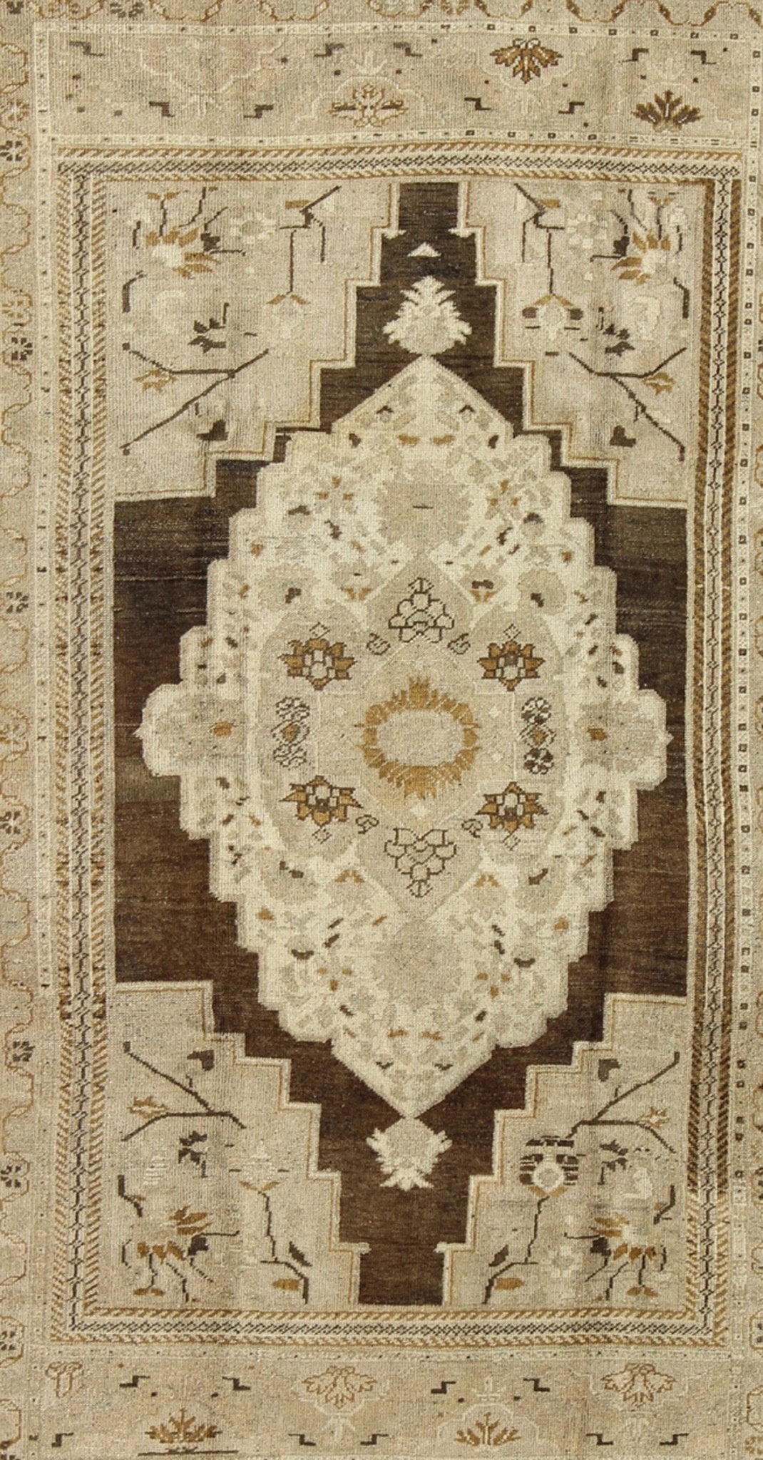 Floral medallion Turkey Oushak vintage rug in ivory, taupe, charcoal and olive, rug mte - 95052, country of origin / type: Turkey / Oushak, circa mid - 20th century. This vintage Turkish Oushak carpet (circa mid - 20th century) features a floral centr... - Keivan Woven ArtsTU - MTE - 95052 - 3383Rug