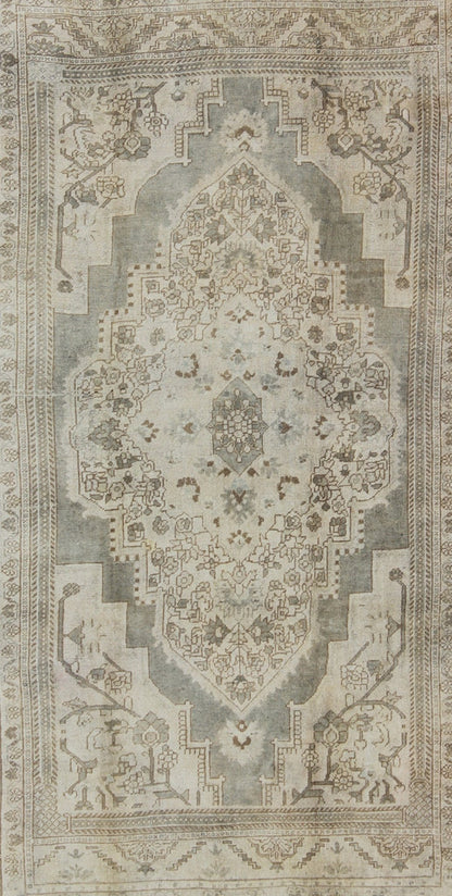 Vintage Turkish Oushak Rug with Floral Medallion Design in Ivory and Gray Vintage Turkish Oushak rug with floral medallion design in ivory and gray, rug mte - 95184, country of origin / type: Turkey / Oushak, circa mid - 20th century This vi... - Keivan Woven ArtsTU - MTE - 95184 - 4972Rug
