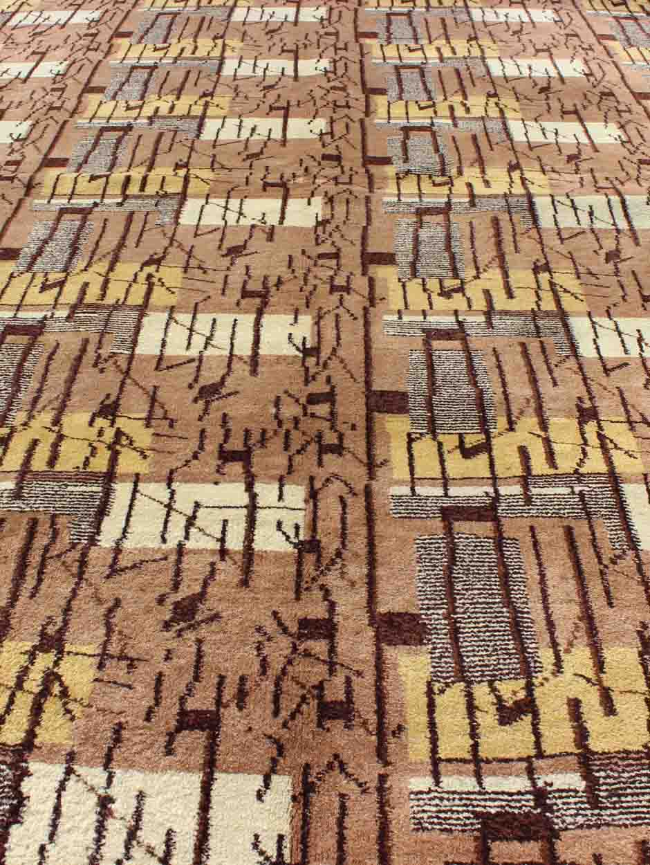 Mid - Century Modern Rug with Jagged Stripes and Blocks Design in Brown and Yellow. Keivan Woven Arts / rug TU - MTU - 09, country of origin / type: Turkey / Oushak, circa mid - 20th century. Measures: 5'2 x 7'11. This rug captures the spirit of the Mid... - Keivan Woven ArtsTU - MTU - 09 - 5331Rug