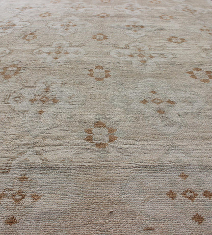 Keivan Woven Arts - Muted Oushak with All - Over Tribal Design in Light Tones of Taupe and Browns Vintage Turkish Oushak with flowers and Geometric motifs, rug TU - MTU - 101, country of origin / type: Turkey / Oushak, circa 1940 This magnifice... - Keivan Woven ArtsTU - MTU - 101 - 11060Rug