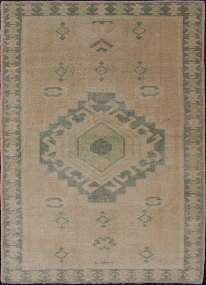 Vintage hand Knotted Oushak Rug With Central Medallion Warm Tones With Green Tones Vintage Oushak rug with central medallion warm green tones and earthy tones, Keivan Woven Arts Rug TU - MTU - 107, country of origin / type: Turkey / Oushak, circa mi... - Keivan Woven ArtsTU - MTU - 107 - 11074Rug