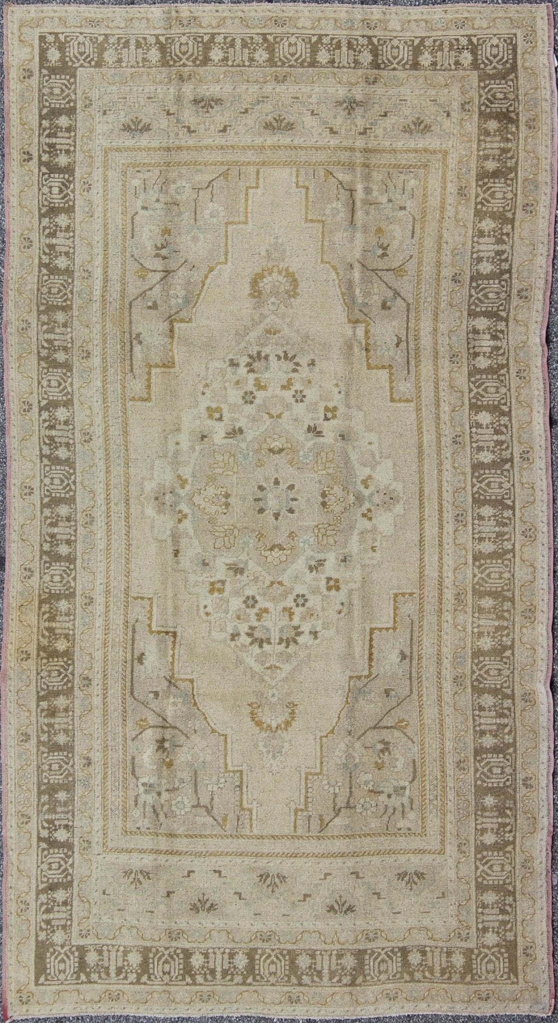 Mid - Century Vintage Oushak Rug from Turkey with Floral Geometric Medallion, rug mtu - 112992, country of origin / type: Turkey / Oushak, circa mid - 20th century This faded vintage Turkish Oushak carpet (circa mid - 20th century) features a central me... - Keivan Woven ArtsTU - MTU - 112992 - 3684Rug