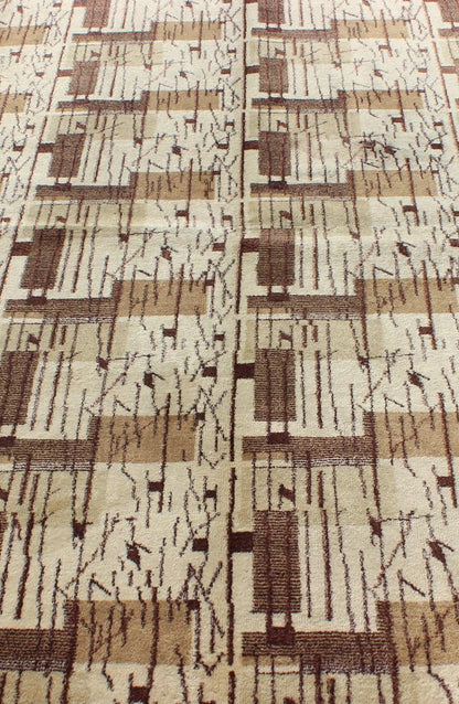 Mid - Century Modern rug with jagged stripes and blocks design in shades of brown. Keivan Woven Arts / rug TU - MTU - 136550, country of origin / type: Turkey / Oushak, circa mid - 20th century. This rug captures the spirit of the Mid - Century Modern mov... - Keivan Woven ArtsTU - MTU - 136550 - 4988Rug