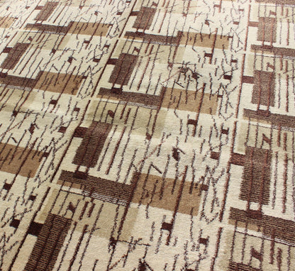 Mid - Century Modern rug with jagged stripes and blocks design in shades of brown. Keivan Woven Arts / rug TU - MTU - 136550, country of origin / type: Turkey / Oushak, circa mid - 20th century. This rug captures the spirit of the Mid - Century Modern mov... - Keivan Woven ArtsTU - MTU - 136550 - 4988Rug