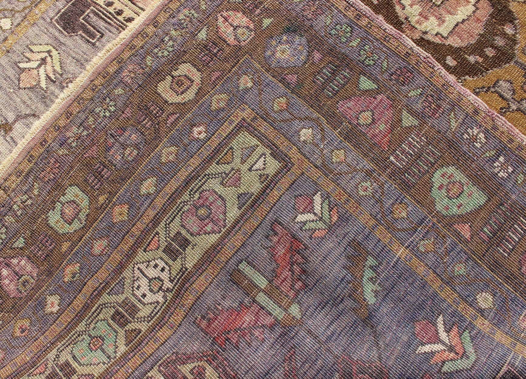 Turkish Vintage Oushak Rug With Medallion in Gray, Pink and Purple. Turkish Vintage Oushak Rug With Medallion in Gray, Pink and Purple. Keivan Woven Arts / rug TU - MTU - 136562, country of origin / type: Turkey / Oushak, circa mid - 20th century. ... - Keivan Woven ArtsTU - MTU - 136562 - 5002Rug