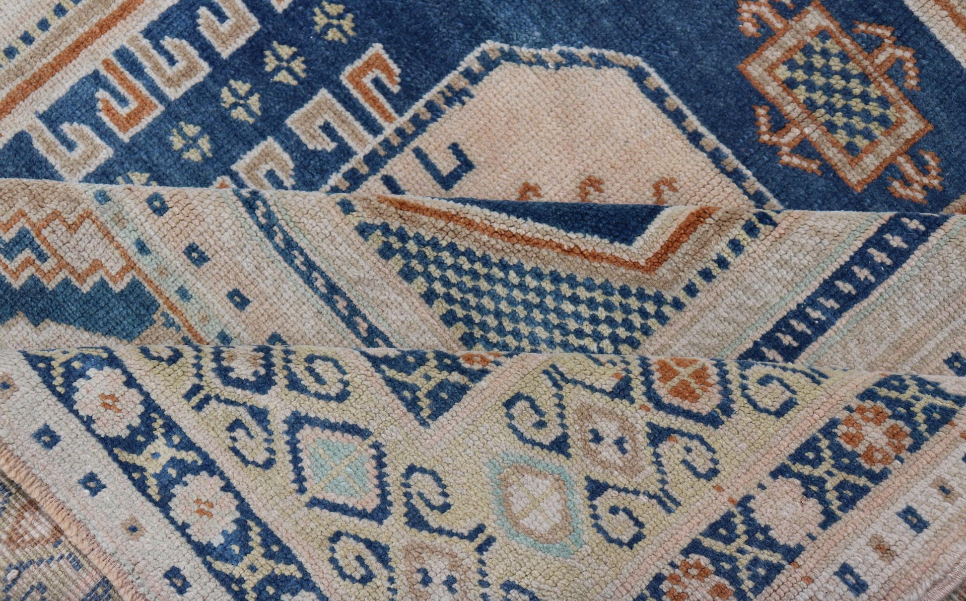 Blue and Cream Turkish Oushak Rug Vintage with Three Medallion Design Vintage Hand Knotted Turkish Oushak carpet with medallion design in cream, blue, and green. Keivan Woven Arts / rug TU - MTU - 171, country of origin / type: Turkey / Oushak, circ... - Keivan Woven ArtsTU - MTU - 171 - 19148Rug