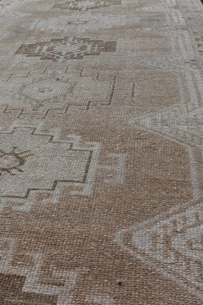 Tan, Taupe, and Brown Persian Malayer antique runner from Persia with geometric motifs, Keivan Woven Arts / rug TU - MTU - 221, country of origin / type: Iran / Malayer, circa 1920 Measures: 2'8 x 9'9 Antique Persian Malayer Runner All - O... - Keivan Woven ArtsTU - MTU - 221 - 18752Rug
