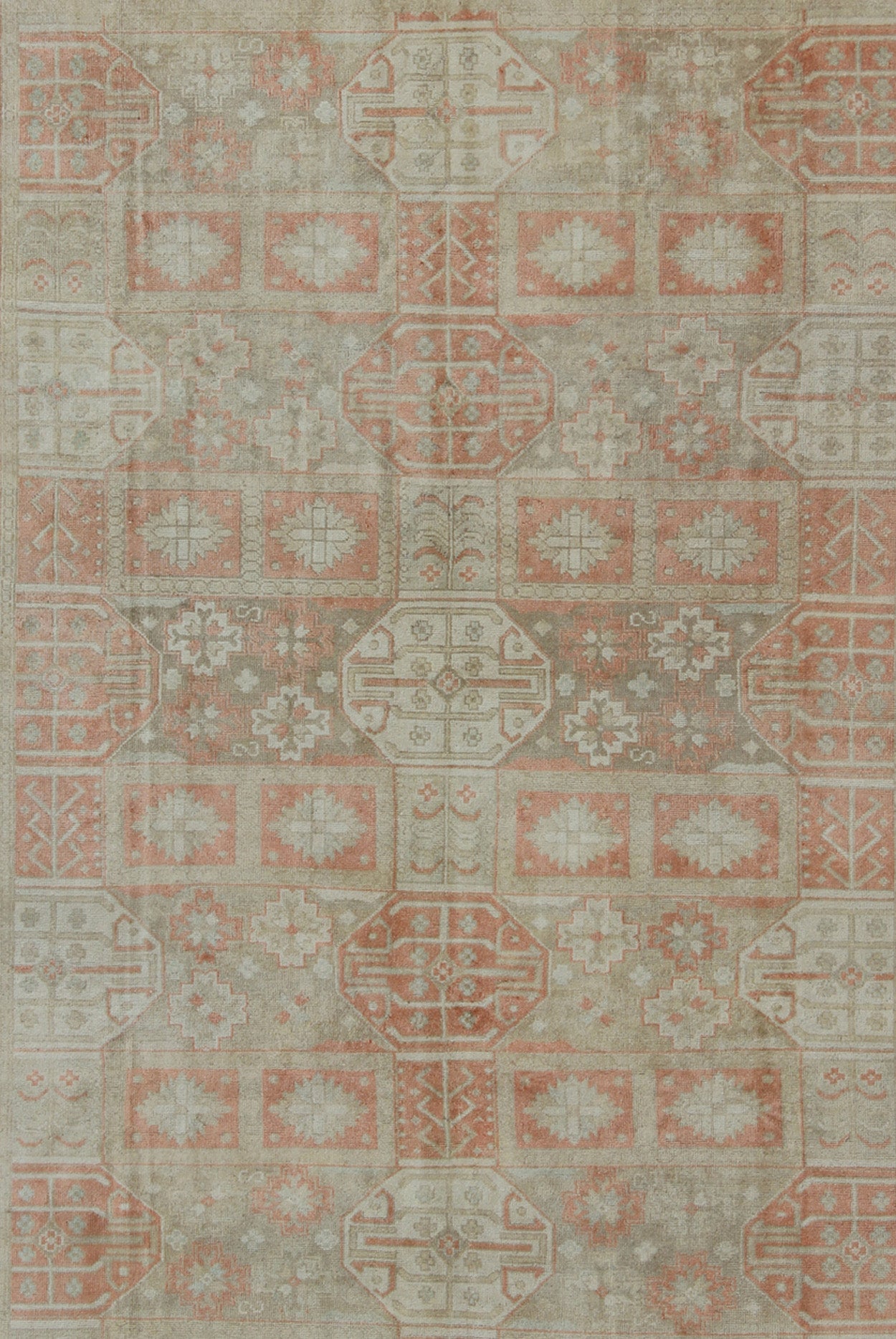 Vintage Turkish Khotan Rug with Sub - Geometric Grid Design and Detailed Borders, rug tu - mtu - 3748, country of origin / type: Turkey / Khotan, circa 1950 This stunning vintage Turkish Oushak carpet (circa mid - 20th century) features an alternating g... - Keivan Woven ArtsTU - MTU - 3748 - 9160Rug