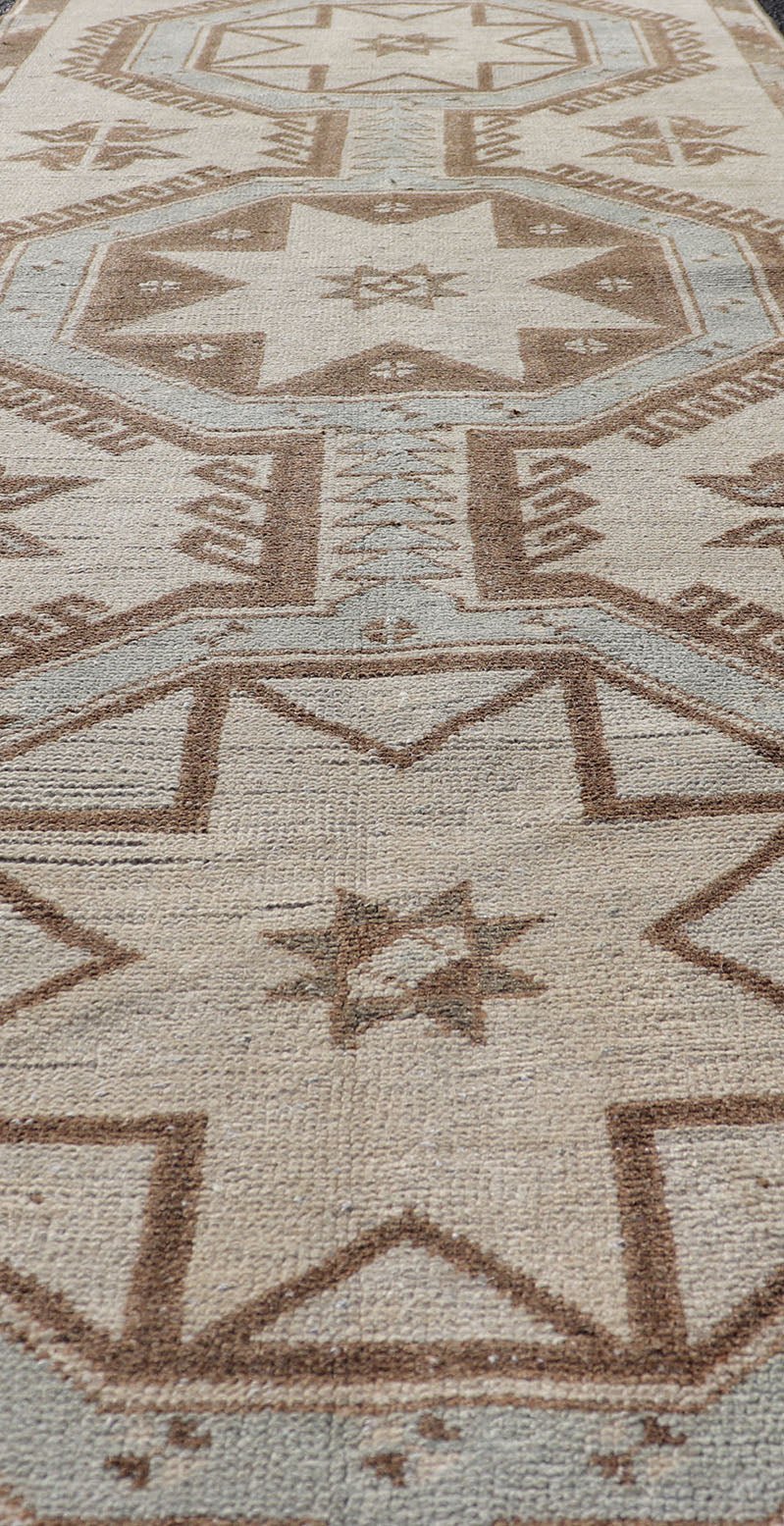 Measures: 3'1 x 9'0 Vintage Turkish Oushak Runner with Geometric Medallions in Neutral Earth Colors. Keivan Woven Arts / Rug/TU - MTU - 4662, country of origin / type: Turkey / Oushak, circa mid - 20th century. This vintage Oushak carpet from mid - 20th... - Keivan Woven ArtsTU - MTU - 4662 - 22021Rug