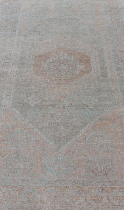 Measures: 5'0 x 9'7 Turkish Vintage Oushak Rug in Wool with Sub - Geometric Muted Medallion Design. Keivan Woven Arts / rug TU - MTU - 4667, country of origin / type: Turkey / Oushak, circa 1940. This Turkish Oushak rug has been hand - knotted in ... - Keivan Woven ArtsTU - MTU - 4667 - 22051Rug