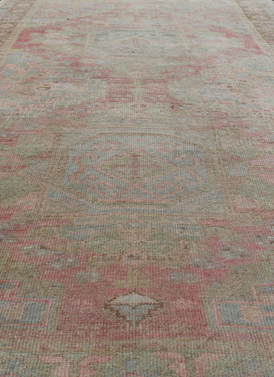 Measures: 4'5 x 8'0 Vintage Turkish Double Medallion Oushak in Neutral Earth Tones With Soft Pink. Country of Origin: Turkey; Type: Oushak; Design: Medallion, Diamond Medallion; Keivan Woven Arts; rug TU - MTU - 4669. Characterized by a comely ... - Keivan Woven ArtsTU - MTU - 4669 - 23048Rug