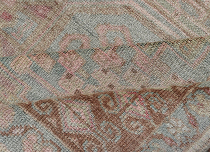 Measures: 4'5 x 8'0 Vintage Turkish Double Medallion Oushak in Neutral Earth Tones With Soft Pink. Country of Origin: Turkey; Type: Oushak; Design: Medallion, Diamond Medallion; Keivan Woven Arts; rug TU - MTU - 4669. Characterized by a comely ... - Keivan Woven ArtsTU - MTU - 4669 - 23048Rug