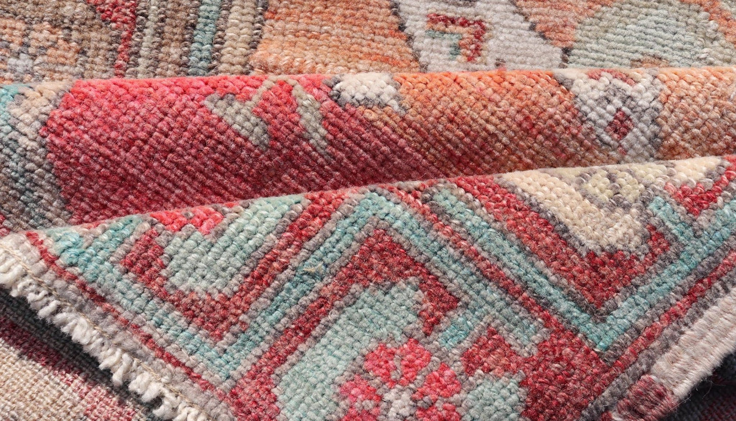 Measures: 2'4 x 3'4 Turkish Vintage Tribal Large Medallion Oushak With Shell Flower Design Border. Country of origin: Turkey; type: Oushak; design: Medallion; Keivan Woven Arts: rug TU - MTU - 4675. This beautiful rug from mid - 20th century Turk... - Keivan Woven ArtsTU - MTU - 4675 - 22057Rug