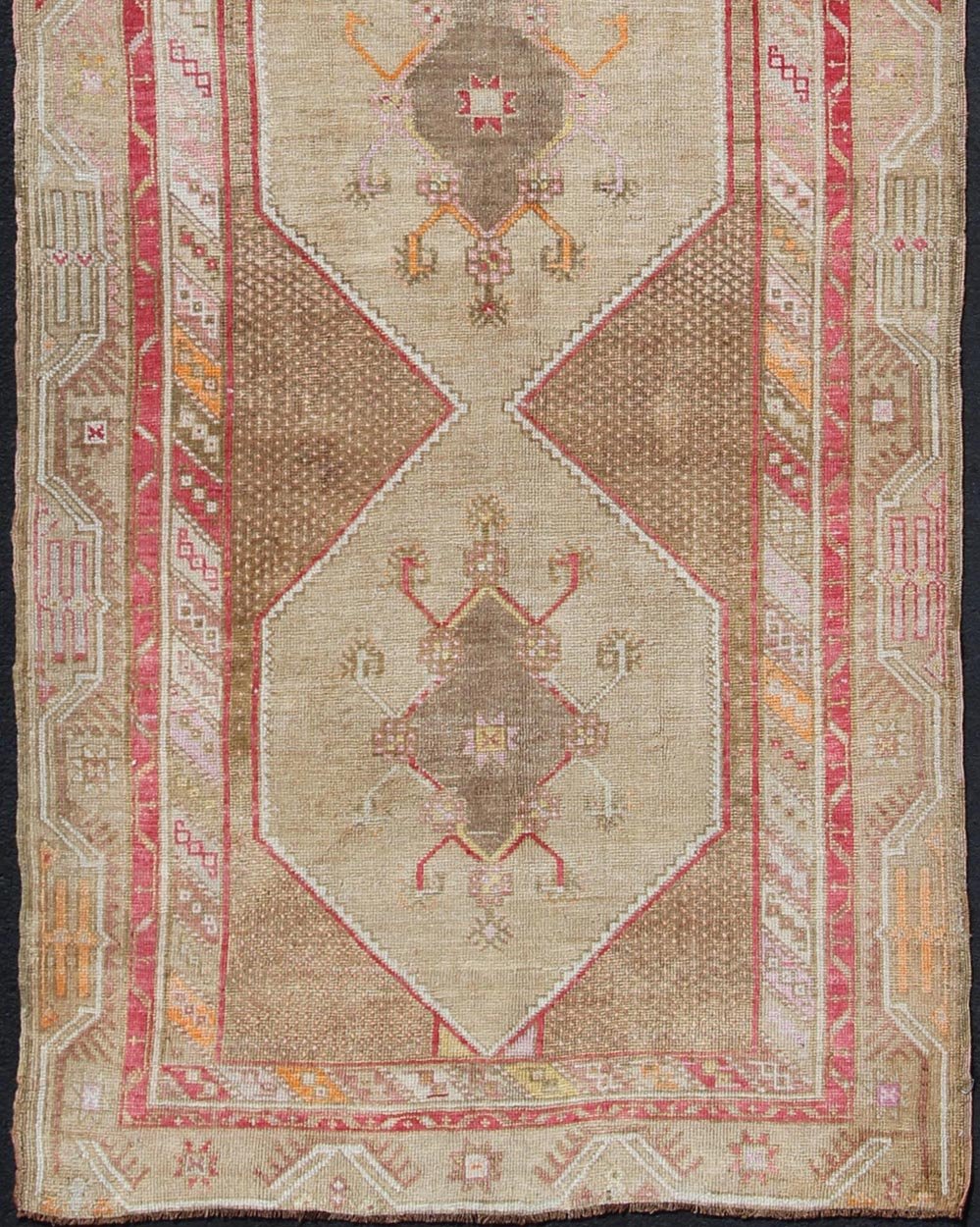 Turkish Oushak Gallery Rug with Multi - Medallion Design in Earth Tones and Red accent. Vintage Oushak Carpet with Tribal Medallion Design, rug TU - MTU - 4820, country of origin / type: Turkey / Oushak, circa 1940 This vintage Oushak carpet fr... - Keivan Woven ArtsTU - MTU - 4820 - 10768Rug