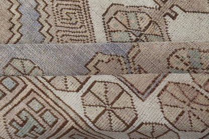 Vintage Turkish Hand - Woven Oushak Medallion Rug in Lavender and Khaki Vintage Oushak Rug from Turkey with Medallion Design, rug TU - MTU - 4847, country of origin / type: Turkey / Oushak, circa 1950 This vintage Turkish Oushak rug features a ... - Keivan Woven ArtsTU - MTU - 4847 - 10786Rug
