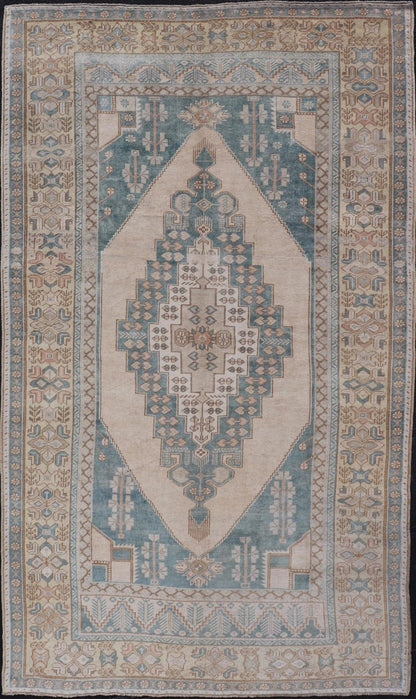 Turkish Oushak Vintage Carpet from Turkey in Light Yellow and Blue Tones Vintage Hand Knotted Oushak carpet from Turkey in blue and cream tones, Keivan Woven Arts / rug TU - MTU - 4869, country of origin / type: Turkey / Oushak, circa 1940 ... - Keivan Woven ArtsTU - MTU - 4869 - 17586Rug