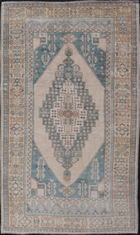 Turkish Oushak Vintage Carpet from Turkey in Light Yellow and Blue Tones Vintage Hand Knotted Oushak carpet from Turkey in blue and cream tones, Keivan Woven Arts / rug TU - MTU - 4869, country of origin / type: Turkey / Oushak, circa 1940 ... - Keivan Woven ArtsTU - MTU - 4869 - 17586Rug