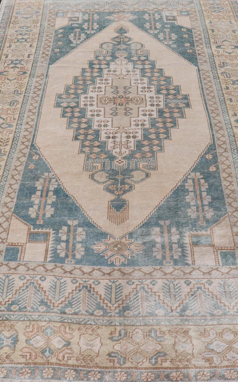 Turkish Oushak Vintage Carpet from Turkey in Light Yellow and Blue Tones Vintage Hand Knotted Oushak carpet from Turkey in blue and cream tones, Keivan Woven Arts / rug TU - MTU - 4869, country of origin / type: Turkey / Oushak, circa 1940 ... - Keivan Woven ArtsTU - MTU - 4869 - 17586Rug