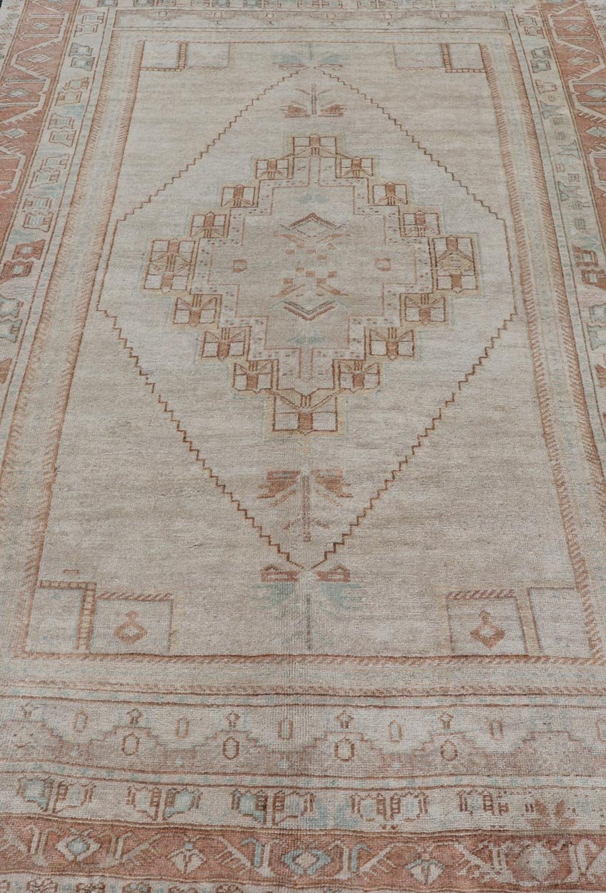 Taupe Background Turkish Vintage Oushak Rug with Tribal Medallion Design Measures: 6'0 x 10'0 Taupe background Turkish vintage Oushak rug with tribal design. Keivan Woven Arts / rug TU - MTU - 4877, country of origin / type: Turkey / Oushak... - Keivan Woven ArtsTU - MTU - 4877 - 18956Rug
