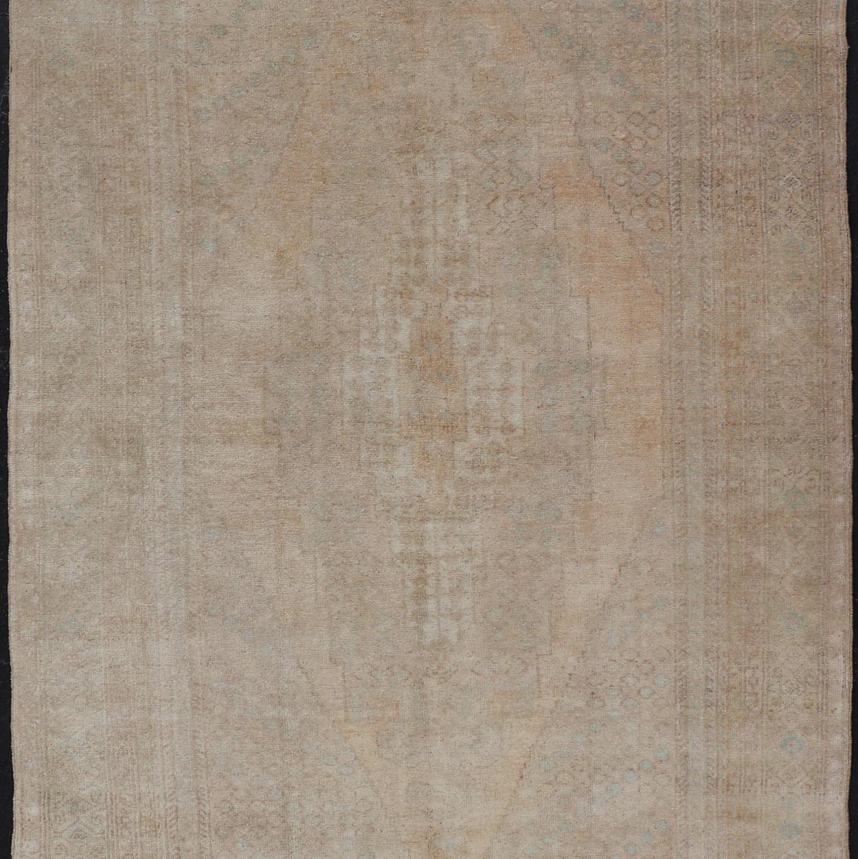 Vintage short Gallery Turkish Oushak Rug in Earth Tones, Light Brown and Taupe Vintage Gallery runner from Turkey with Medallion design in various tones of tan, sand, taupe and light brown rug/TU - MTU - 4889. Measures: 5'4 x 10'7 - Keivan Woven ArtsTU - MTU - 4889 - 18625Rug