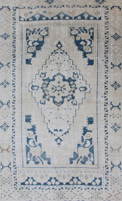 Vintage Hand Knotted Turkish Oushak Rug With Central Medallion in Blue and Cream Faded vintage Turkish Oushak rug with Central Medallion in cream and blue, rug TU - MTU - 4901, Keivan Woven Arts country of origin / type: Turkey / Oushak, circa 1940 ... - Keivan Woven ArtsTU - MTU - 4901 - 11847Rug