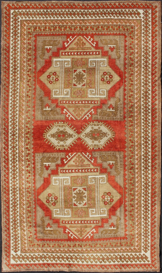 Geometric Design Vintage Turkish Oushak Rug in Beautiful Soft Red and Green Red tribal medallion design Oushak vintage rug from Turkey, rug tu - mtu - 4933, country of origin / type: Turkey / Oushak, circa 1930. Keivan Woven Arts This magnif... - Keivan Woven ArtsTU - MTU - 4933 - 11769