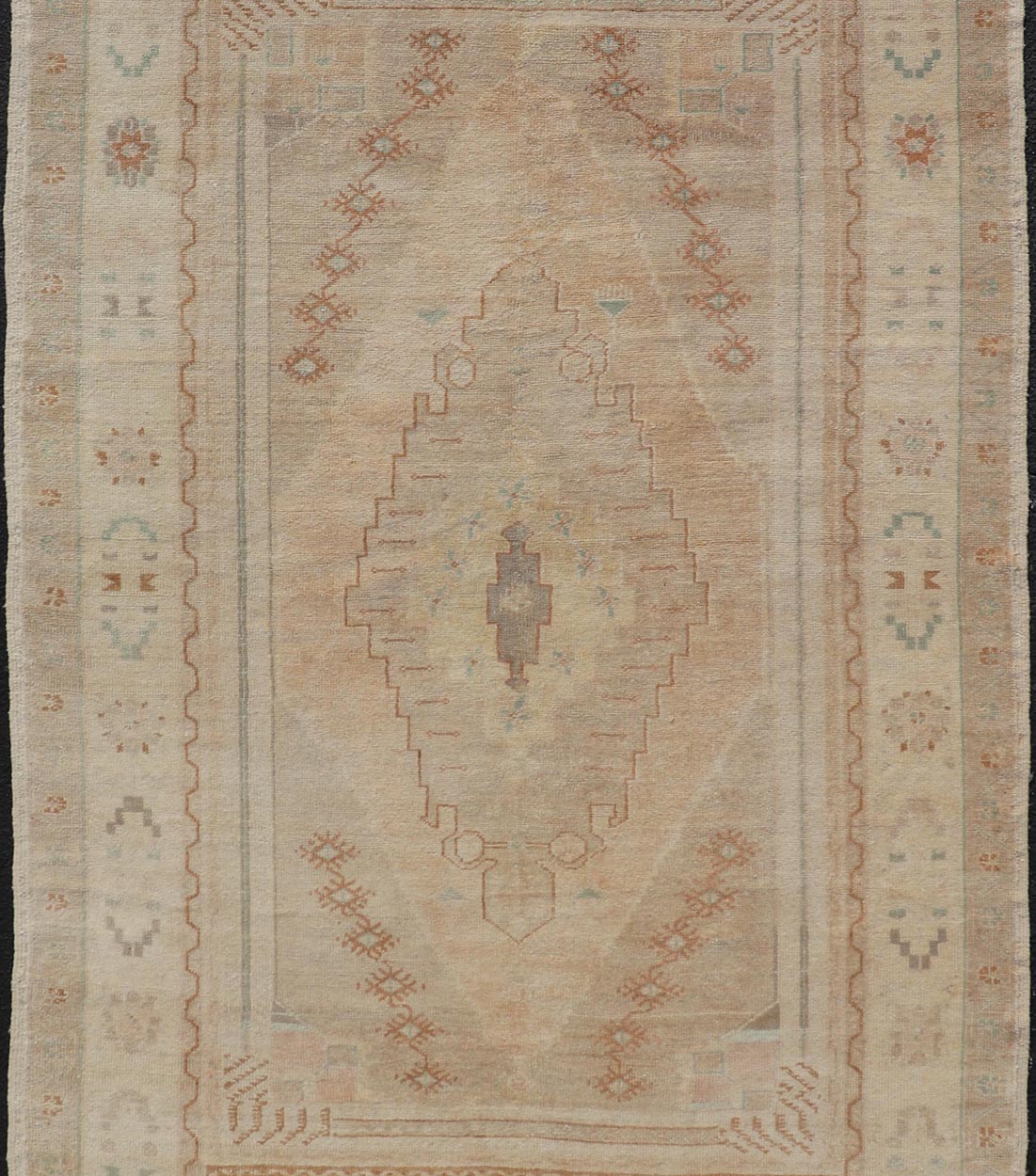 Vintage Oushak Rug from Turkey with Muted Colors and Tribal Medallion. Vintage Oushak Turkish Rug from Anatolian region of Turkey displays Muted colors and delicate tones with Florals and geometric medallion. Keivan Woven Arts rug/ TU - MTU - 4948 ... - Keivan Woven ArtsTU - MTU - 4948 - 18980Rug