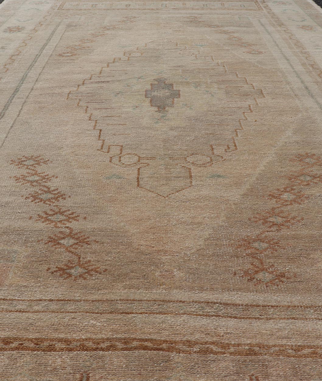 Vintage Oushak Rug from Turkey with Muted Colors and Tribal Medallion. Vintage Oushak Turkish Rug from Anatolian region of Turkey displays Muted colors and delicate tones with Florals and geometric medallion. Keivan Woven Arts rug/ TU - MTU - 4948 ... - Keivan Woven ArtsTU - MTU - 4948 - 18980Rug