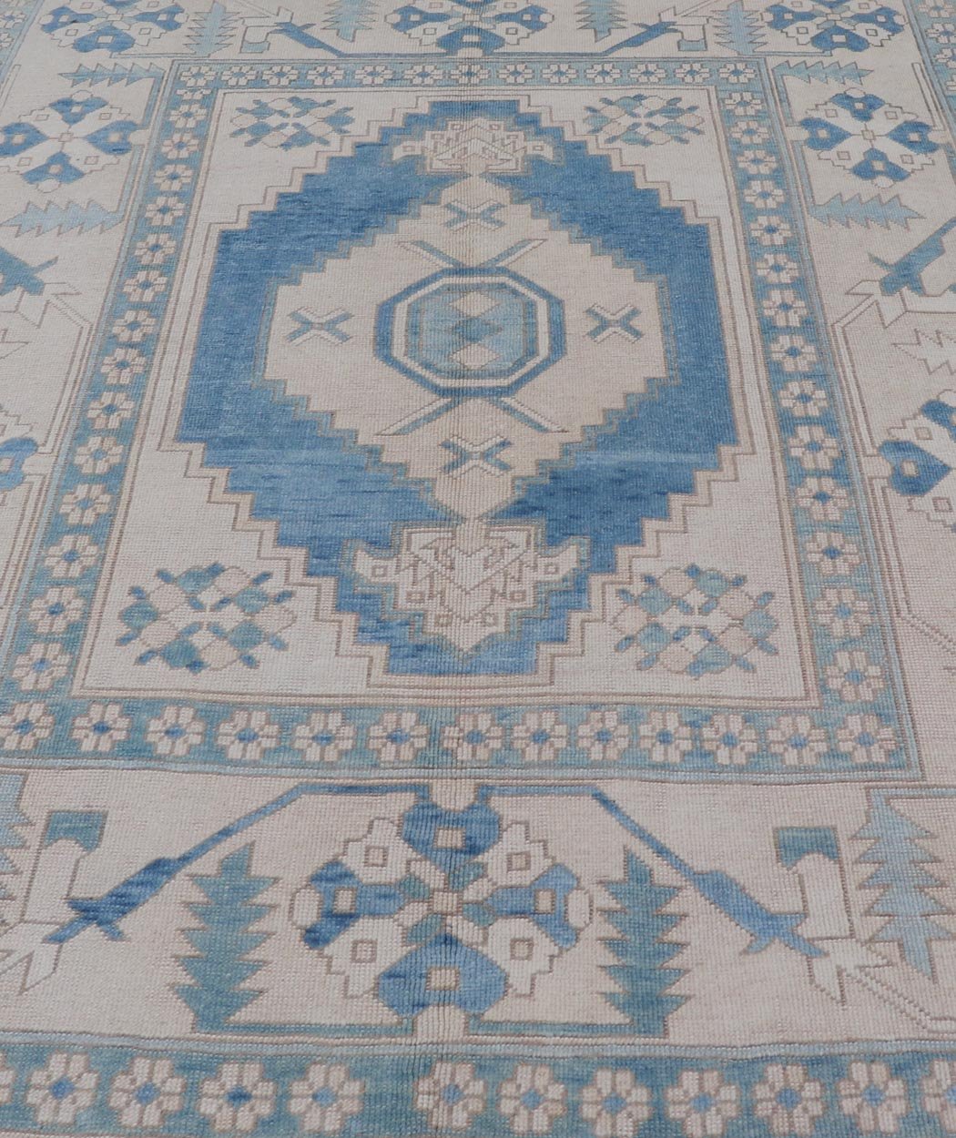 Vintage Turkish Oushak Rug With Medallion Design in Blue, Lt. Blue & Ivory Oushak vintage rug from Turkey with Geometric medallion in various blue tones, Light teal blue and ivory, Keivan Woven Arts/rug TU - MTU - 4954, country of origin / type: Tu... - Keivan Woven ArtsTU - MTU - 4954 - 18998Rug