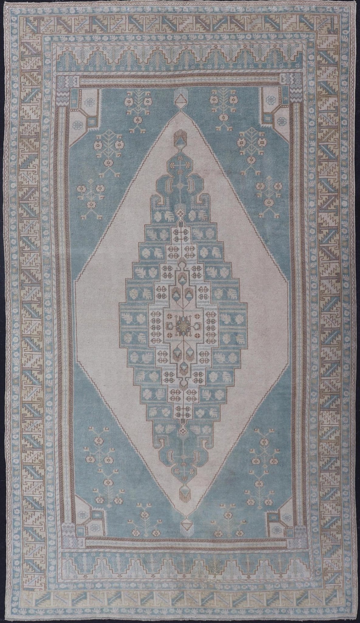 Large Vintage Turkish Oushak Rug with Central Medallion in Blue and Cream Faded vintage Turkish Oushak rug with Central Medallion in cream and blue, rug TU - MTU - 6011, country of origin / type: Turkey / Oushak, circa 1940 This sublime a... - Keivan Woven ArtsTU - MTU - 6011 - 19220Rug