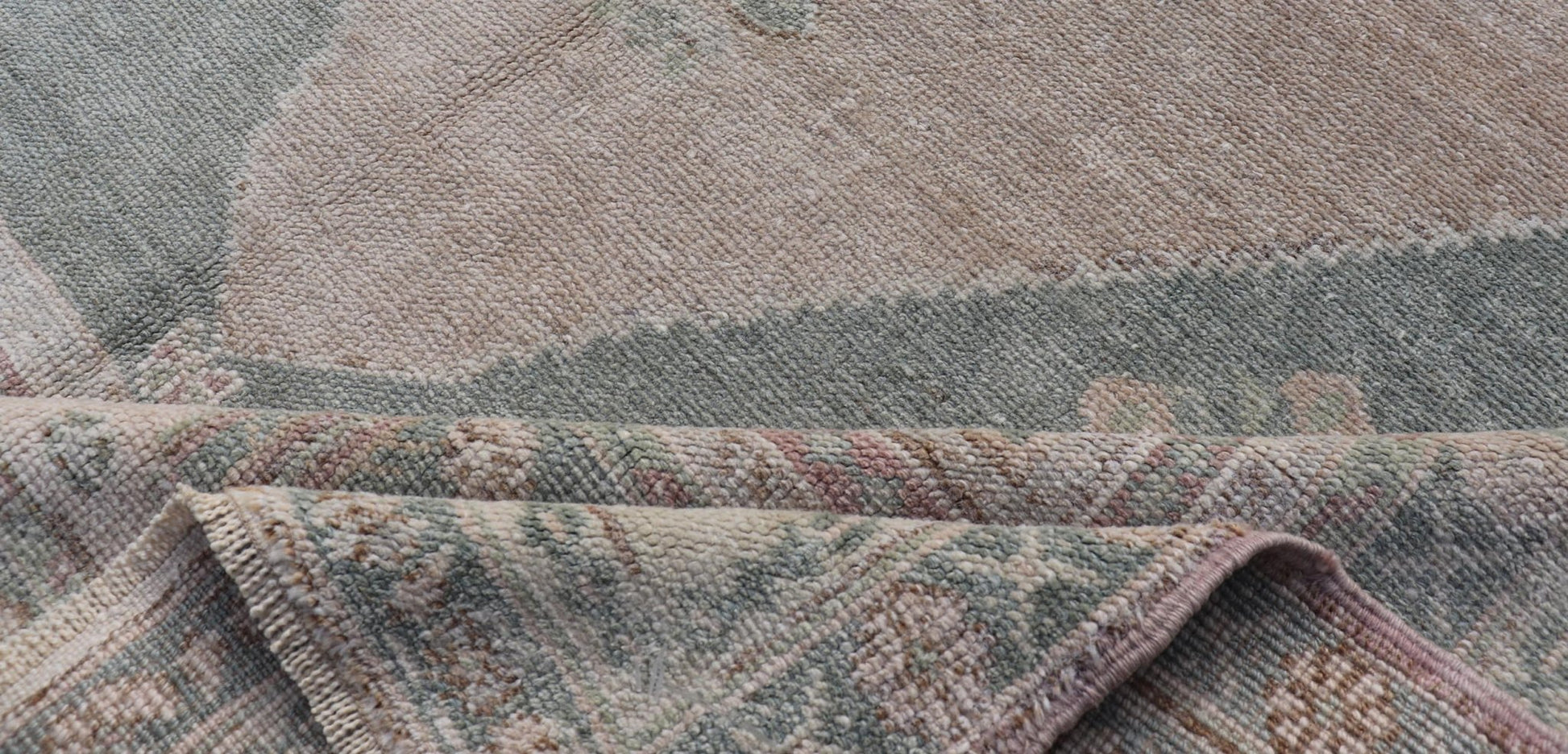 Vintage Oushak Rug in Muted Taupe, Lavender, Blush and Light Brown Measures: 5'6 x 8'8 Turkish Oushak rug with taupe, Keivan Woven Arts rug/TU - MTU - 6018 country of origin / type: Turkey / 1940, - Keivan Woven ArtsTU - MTU - 6018 - 19046Rug