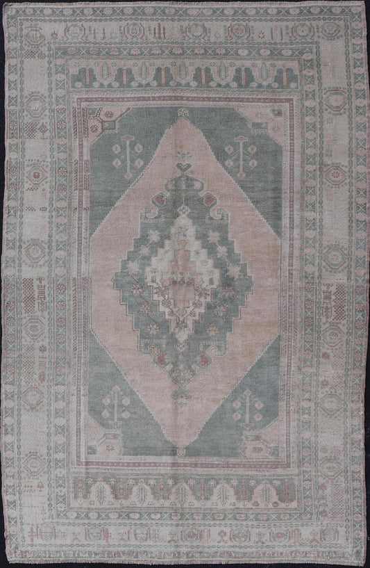 Vintage Oushak Rug in Muted Taupe, Lavender, Blush and Light Brown Measures: 5'6 x 8'8 Turkish Oushak rug with taupe, Keivan Woven Arts rug/TU - MTU - 6018 country of origin / type: Turkey / 1940, - Keivan Woven ArtsTU - MTU - 6018 - 19046Rug