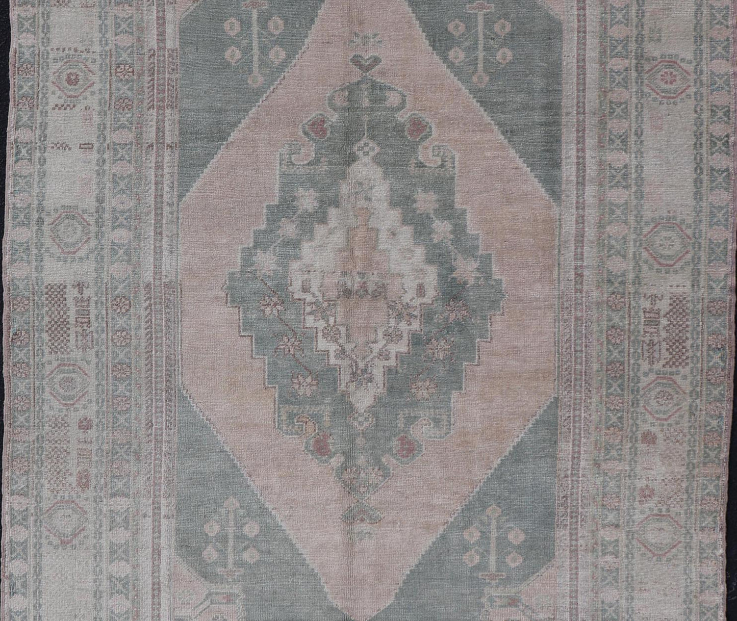 Vintage Oushak Rug in Muted Taupe, Lavender, Blush and Light Brown Measures: 5'6 x 8'8 Turkish Oushak rug with taupe, Keivan Woven Arts rug/TU - MTU - 6018 country of origin / type: Turkey / 1940, - Keivan Woven ArtsTU - MTU - 6018 - 19046Rug