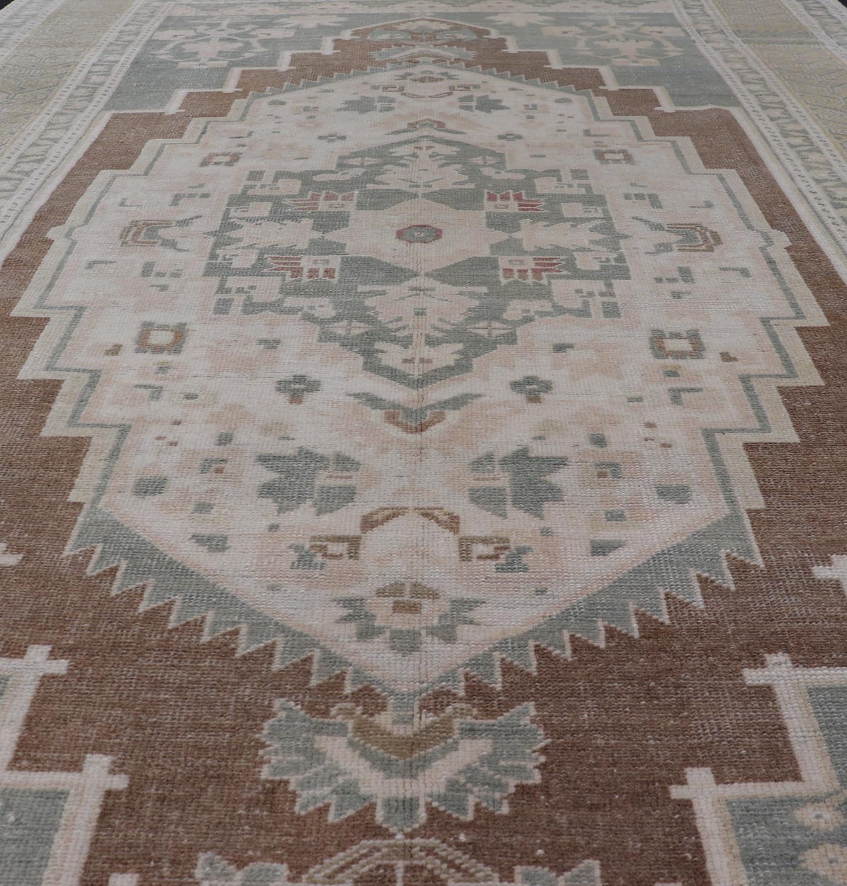 vintage Turkish Oushak with Medallion in Taupe, Lt. Brown, Gray Blue, & Tan Vintage Turkish Oushak Medallion rug in Gray blue, light brown, gray green, taupe, tan and cream Keivan Woven Arts rug/TU - MTU - 6074, country of origin / type: Turkey / O... - Keivan Woven ArtsTU - MTU - 6074 - 19196Rug