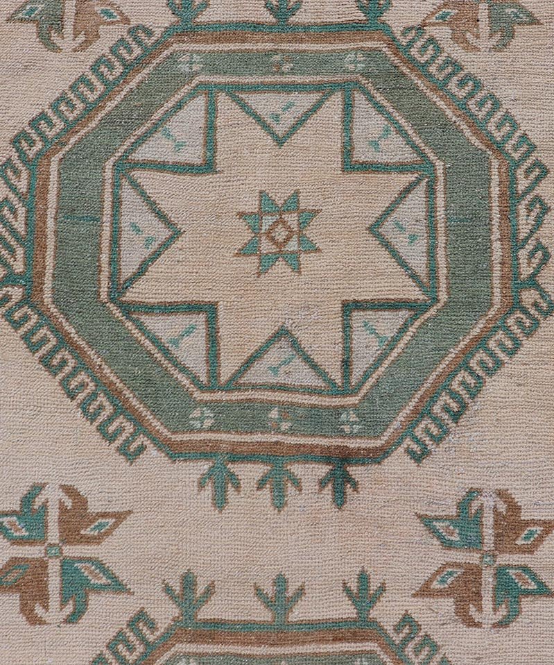 Measures: 2'10 x 11'4 Vintage Turkish Oushak Runner with Repeating Geometric Design in Tan and Green. Keivan Woven Arts / rug/ TU - MTU - 914, Keivan Woven Arts / country of origin / type: Turkey / Oushak, circa 1950 This vintage Oushak runner (circ... - Keivan Woven ArtsTU - MTU - 914 - 21973Rug