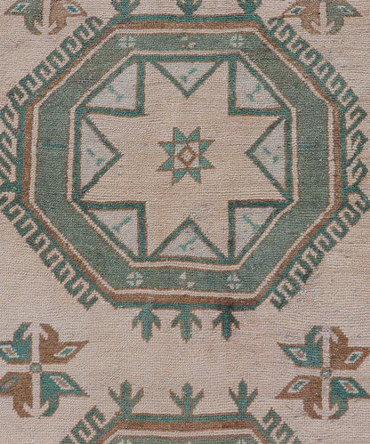Measures: 2'10 x 11'4 Vintage Turkish Oushak Runner with Repeating Geometric Design in Tan and Green. Keivan Woven Arts / rug/ TU - MTU - 914, Keivan Woven Arts / country of origin / type: Turkey / Oushak, circa 1950 This vintage Oushak runner (circ... - Keivan Woven ArtsTU - MTU - 914 - 21973Rug