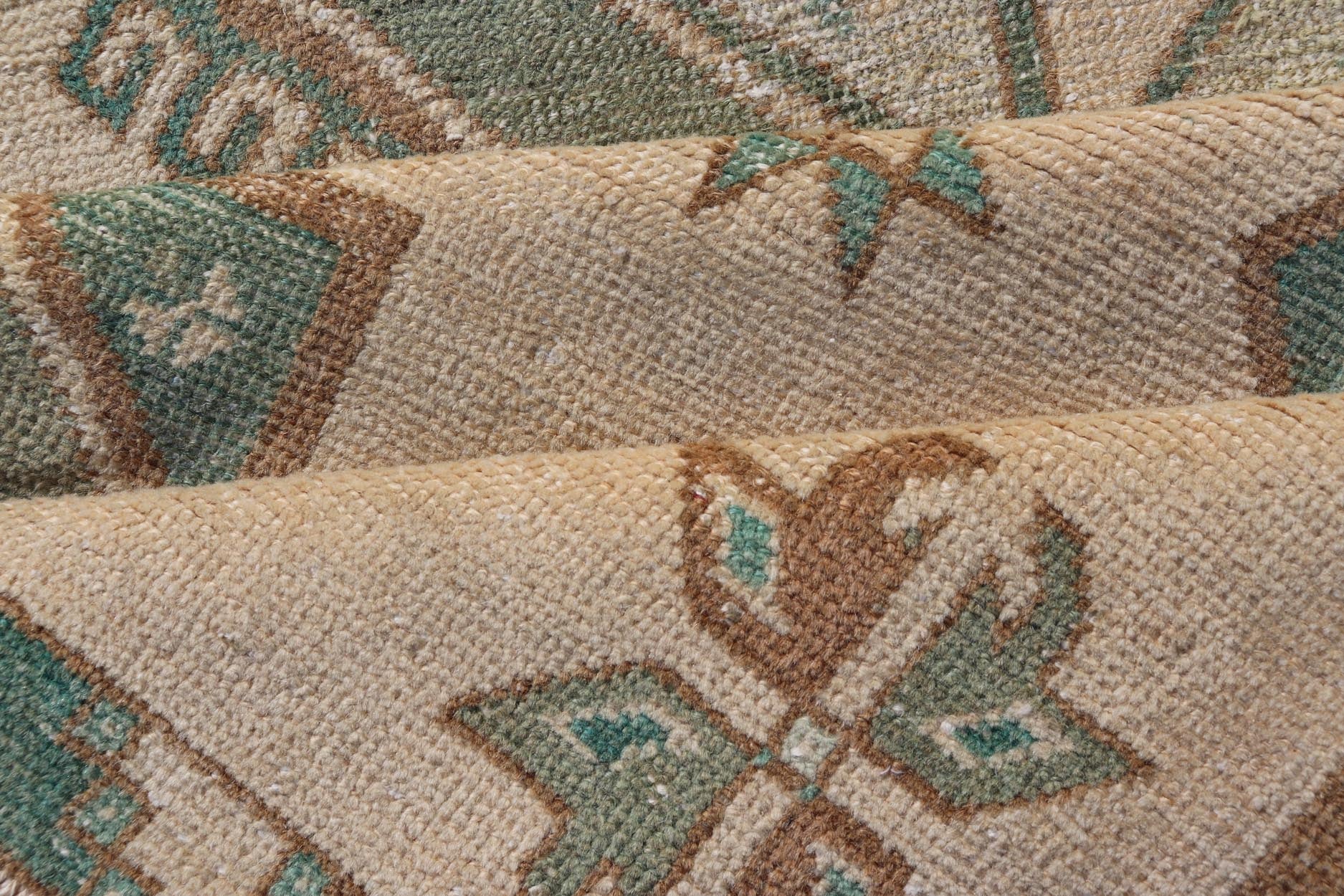 Measures: 2'10 x 11'4 Vintage Turkish Oushak Runner with Repeating Geometric Design in Tan and Green. Keivan Woven Arts / rug/ TU - MTU - 914, Keivan Woven Arts / country of origin / type: Turkey / Oushak, circa 1950 This vintage Oushak runner (circ... - Keivan Woven ArtsTU - MTU - 914 - 21973Rug