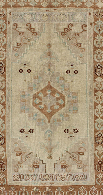Center Medallion Vintage Turkish Oushak Rug in Brown, Taupe, Ivory, Gray, rug mtu - 95051, country of origin / type: Turkey / Oushak, circa mid - 20th century This vintage Turkish Oushak rug (circa mid - 20th century) features a unique blend of colors... - Keivan Woven ArtsTU - MTU - 95051 - 3688Rug