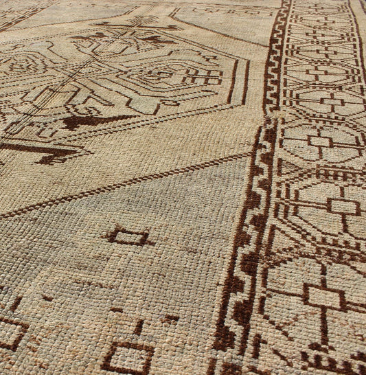 Geometric Tribal Vintage Turkish Oushak Rug in Brown, Cream, Light Blue and Tan. Keivan Woven Arts / rug TU - MTU - 95055, country of origin / type: Turkey / Oushak, circa mid - 20th century This vintage Turkish Oushak rug (circa mid - 20th century) fea... - Keivan Woven ArtsTU - MTU - 95055 - 3898Rug