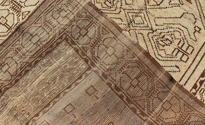 Geometric Tribal Vintage Turkish Oushak Rug in Brown, Cream, Light Blue and Tan. Keivan Woven Arts / rug TU - MTU - 95055, country of origin / type: Turkey / Oushak, circa mid - 20th century This vintage Turkish Oushak rug (circa mid - 20th century) fea... - Keivan Woven ArtsTU - MTU - 95055 - 3898Rug