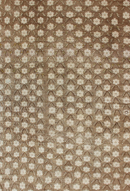 Striking 1940s Turkish Konya Rug with Flower Motifs in Brown and Cream kwarugs Vintage Oushak rug with all - over pattern in natural tones, rug mtu - 95171, country of origin / type: Turkey / Oushak, circa 1940 1940s Turkish Konya rug with f... - Keivan Woven ArtsTU - MTU - 95171 - 4568Rug