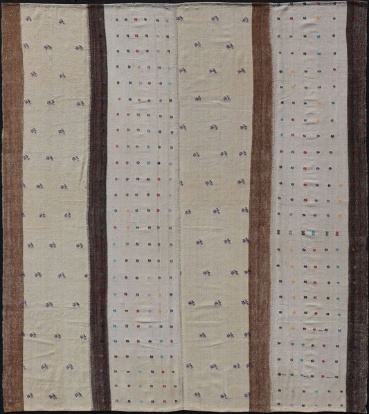 Large Hand Woven Vintage Turkish Kilim Rug with Stripes in Cream, White & Brown. Keivan Woven Arts / Rug TU - NED - 1001, country of origin / type: Turkey / Kilim, circa 1950. Measures: 9'9 x 11'1 - Keivan Woven ArtsTU - NED - 1001 - 14508