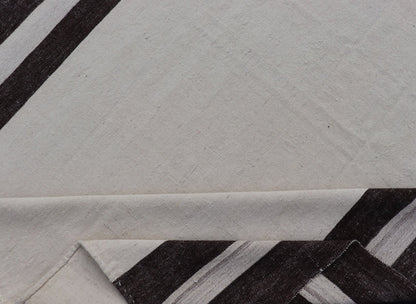 Minimalist Design Off White and Brown Colored Vintage Turkish Kilim Rug. Keivan Woven Arts / rug TU - NED - 1017, country of origin / type: Turkey / Kilim, circa 1950 Measures: 5'7 x 9'1 This mid - century vintage Kilim is set on an off white/... - Keivan Woven ArtsTU - NED - 1017 - 14482Rug