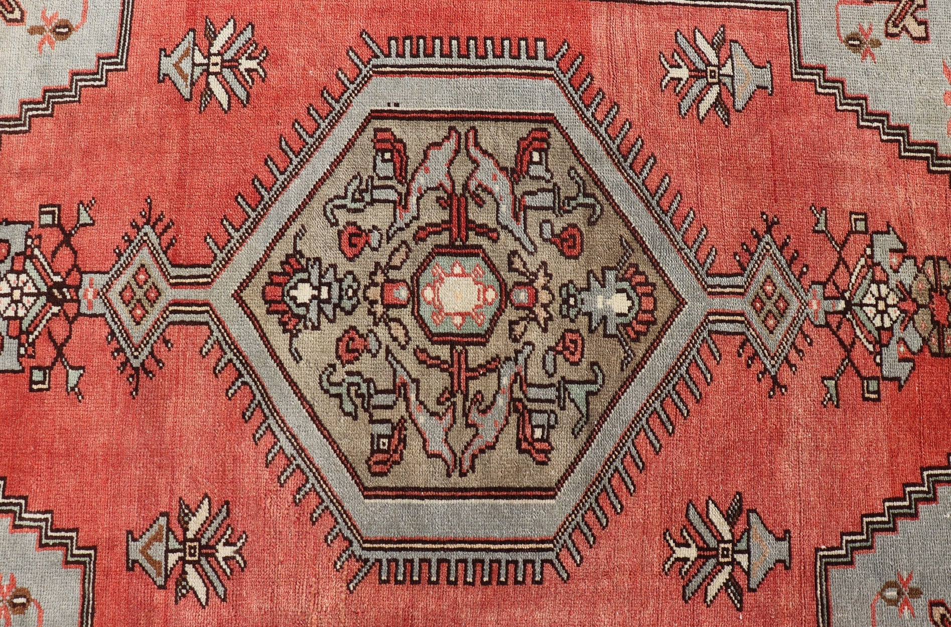 Medallion Vintage Turkish Oushak in Soft Red, Charcoal, Gray and Brown Medallion vintage Turkish Oushak in red, gray, charcoal, and brown, rug TU - NED - 1022 country of origin / type: Turkey / Oushak, circa 1940. This beautiful vintage Ousha... - Keivan Woven ArtsTU - NED - 1022 - 14388Rug