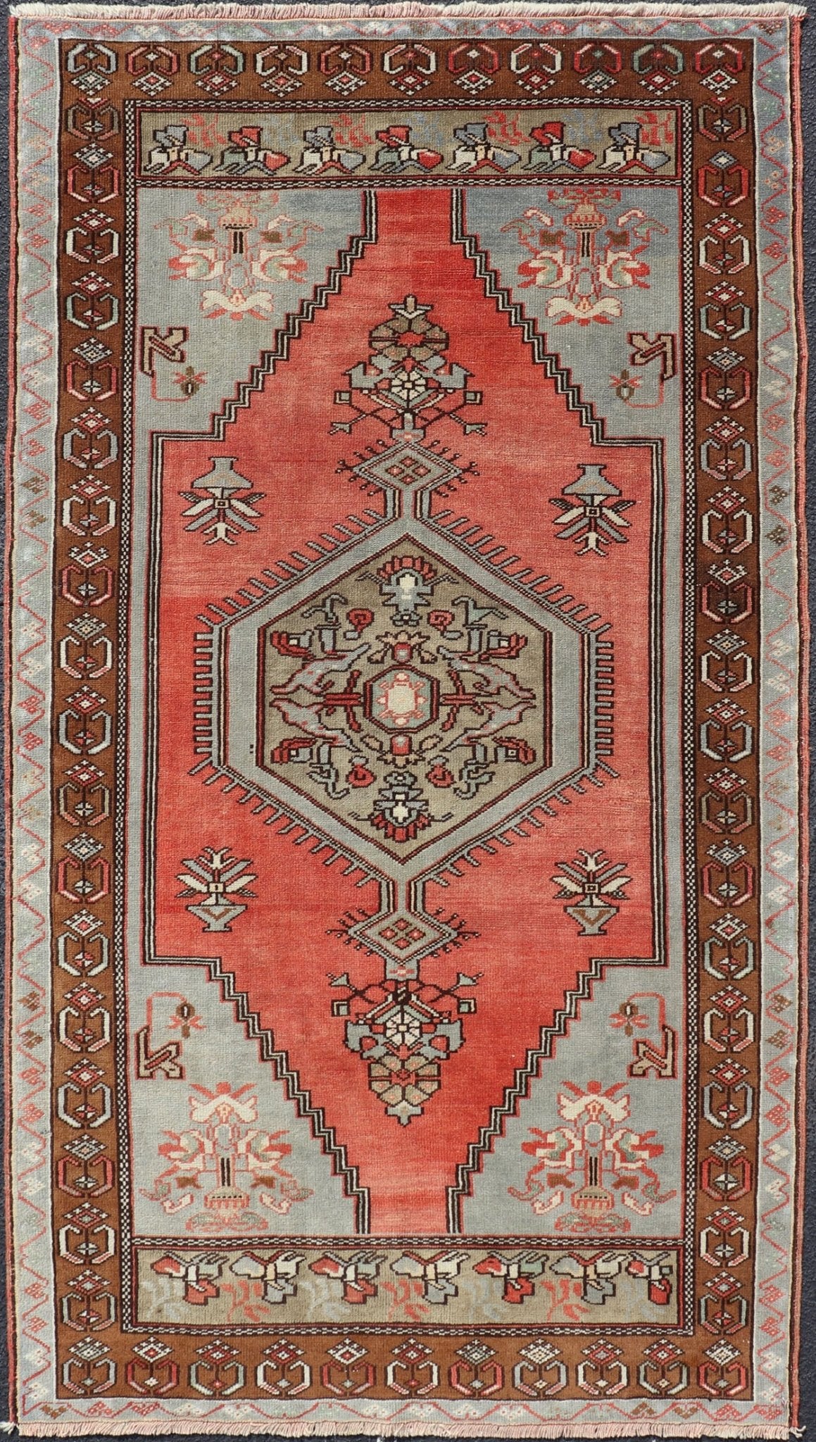 Medallion Vintage Turkish Oushak in Soft Red, Charcoal, Gray and Brown Medallion vintage Turkish Oushak in red, gray, charcoal, and brown, rug TU - NED - 1022 country of origin / type: Turkey / Oushak, circa 1940. This beautiful vintage Ousha... - Keivan Woven ArtsTU - NED - 1022 - 14388Rug