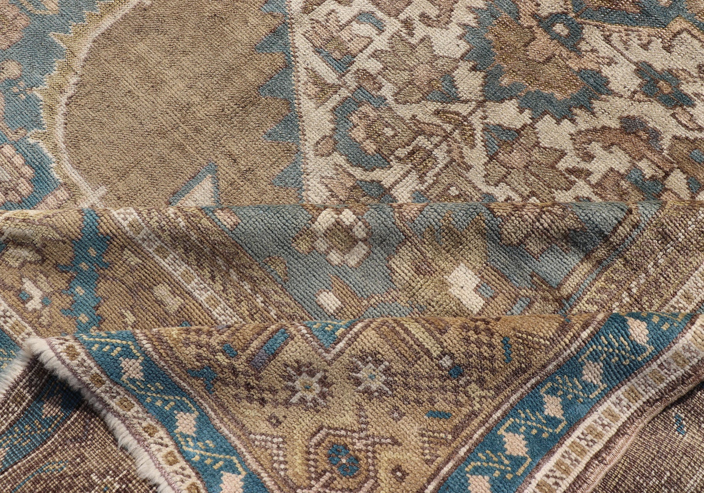 Turkish Oushak Vintage Carpet from Turkey in Golden Brown and Blue Tones Vintage Oushak carpet from Turkey in blue and golden tones, rug TU - NED - 1029, country of origin / type: Turkey / Oushak, circa 1950 This vintage Turkish Oushak rug fe... - Keivan Woven ArtsTU - NED - 1029 - 14396Rug