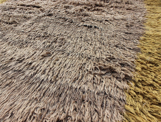 Modern Vintage Turkish Tulu Rug with Open Field in Gray and Cream/Yellow, rug ned - 136582, country of origin / type: Turkey / Tulu, circa mid - 20th century This vintage Tulu rug from Turkey (circa mid - 20th century) is distinguished by a Minimalist... - Keivan Woven ArtsTU - NED - 136582 - 5012