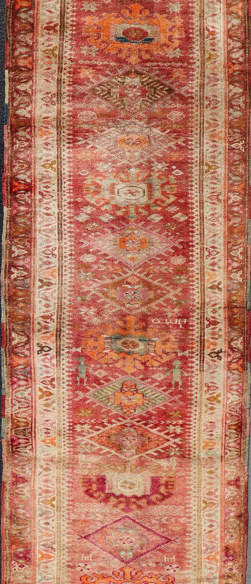 Measures: 3'0 x 15'8 Vintage Turkish Oushak Runner with Geometric Medallion Design in Muted Coral. Keivan Woven Arts / rug TU - NED - 4682, country of origin / type: Turkey / Oushak, circa 1960 This beautiful vintage Oushak runner from 1960s Turkey ... - Keivan Woven ArtsTU - NED - 4682 - 21379Rug