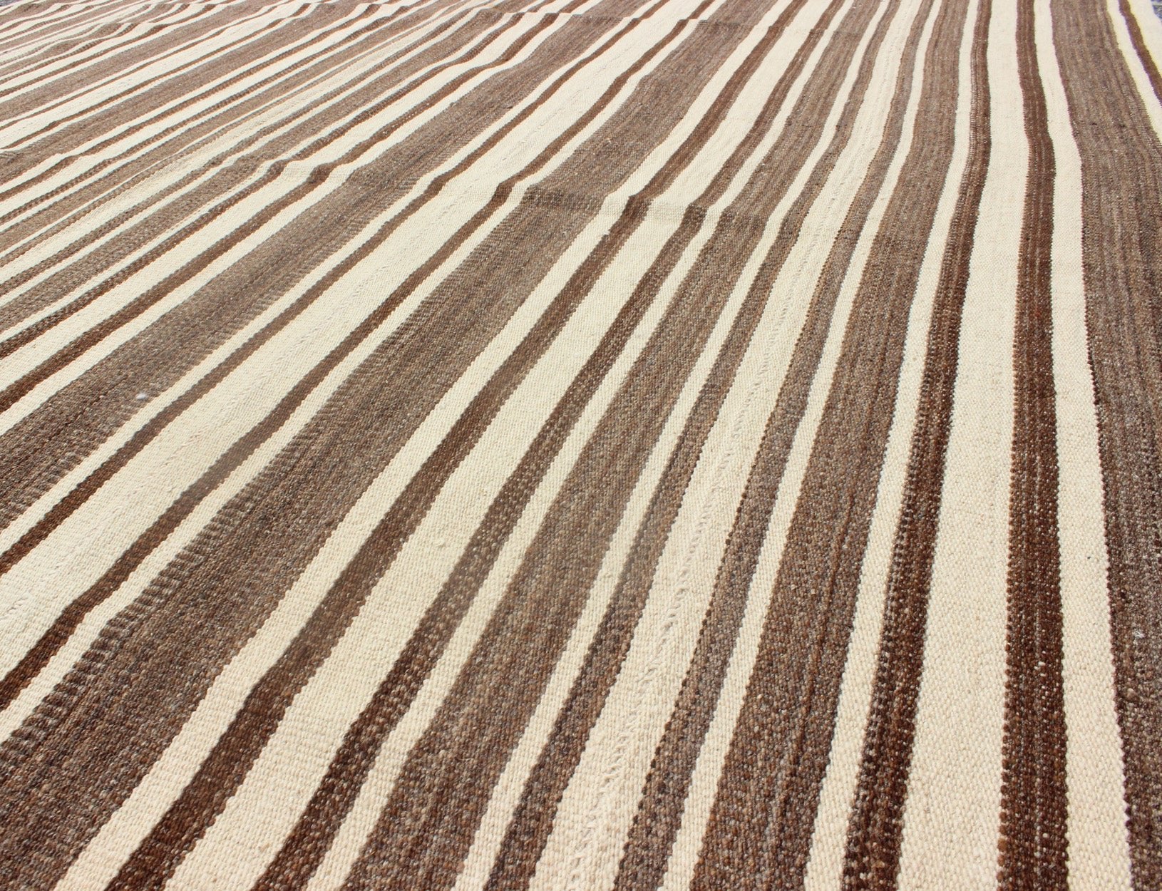 Vintage Turkish Flat - Weave In Muted Colored Kilim in Taupe, Brown and Cream Minimalist design Kilim from Turkey, rug TU - NED - 4724, country of origin / type: Turkey / Kilim, circa 1950 Keivan Woven Arts This vintage flat - woven Kilim feature... - Keivan Woven ArtsTU - NED - 4724 - 9216Rug