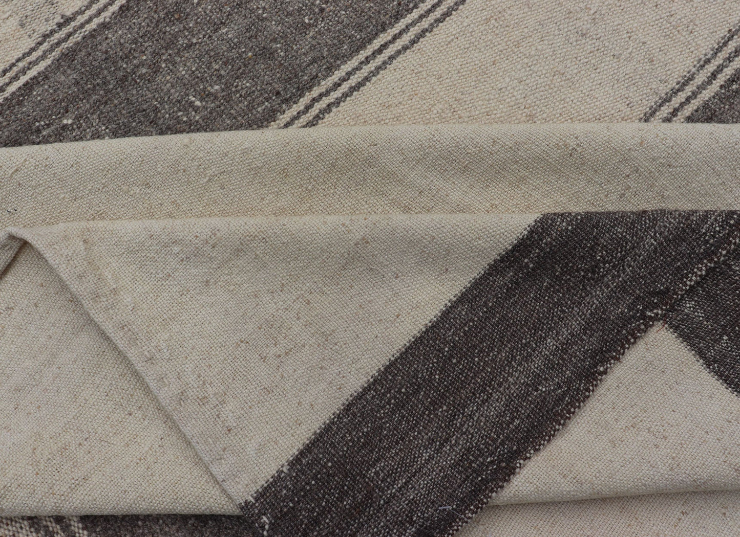 Large Vintage Hand Woven Turkish Kilim Rug With Stripes in Gray, White & Cream Flat - weave Kilim vintage rug from Turkey with stripes in gray, white, taupe, and cream. Keivan Woven Arts / Rug TU - NED - 4971, country of origin / type: Turkey / Kilim,... - Keivan Woven ArtsTU - NED - 4971 - 17190Rug